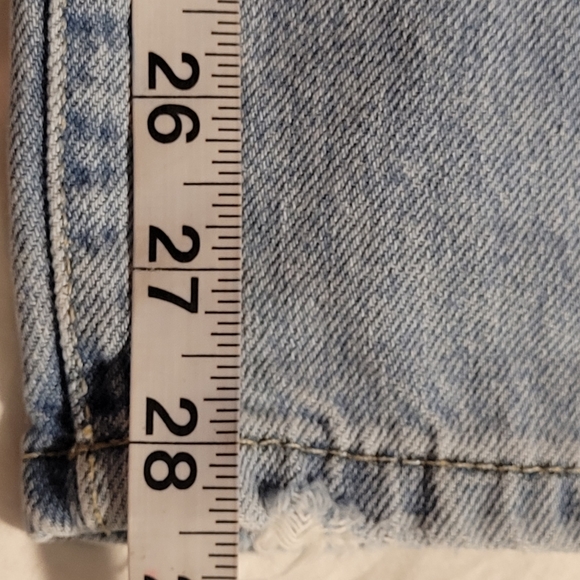 NWT FOREVER 21 Mom Jeans Women 26 Blue High Rise 5-Pocket Button Fly Distressed - Picture 12 of 12